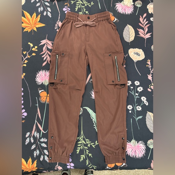 🦋2 For $50🦋Brown Cargo Pants with Zip Pockets - Picture 4 of 6